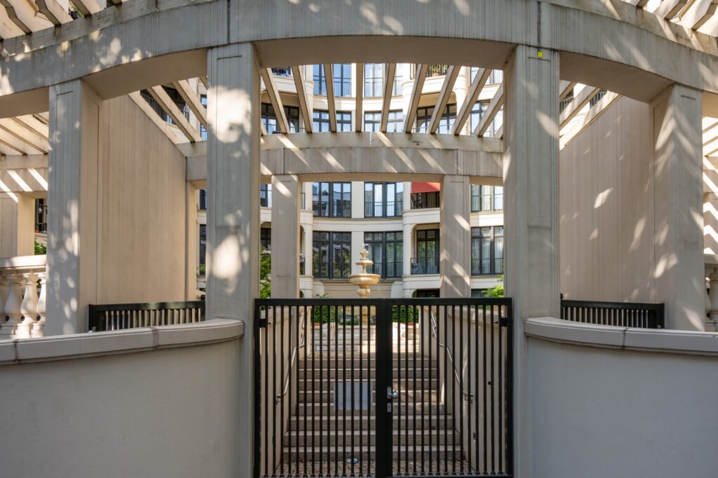 swing gate entrance for hotel